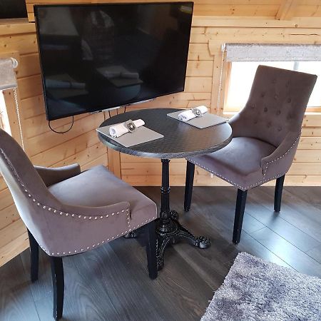 Unique Luxury Cabin 因弗内斯 外观 照片