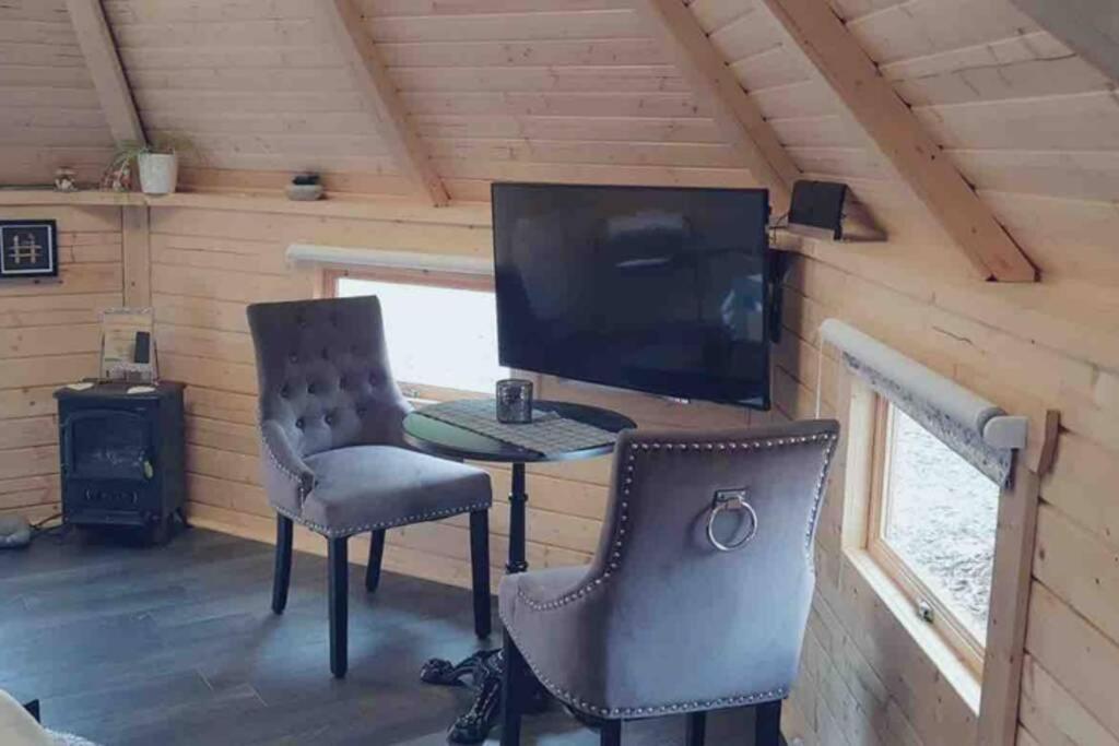 Unique Luxury Cabin 因弗内斯 外观 照片